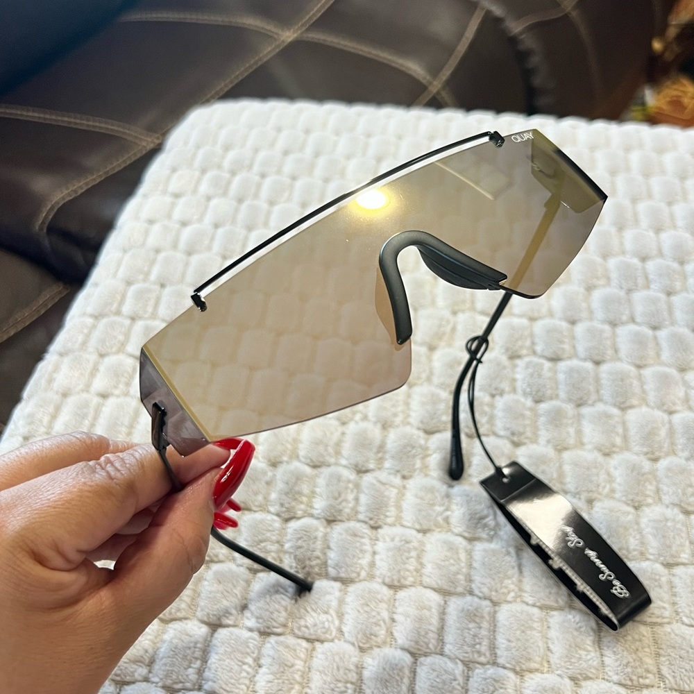 Quay Australia TRANSCEND Sunglasses - Picture 10 of 11